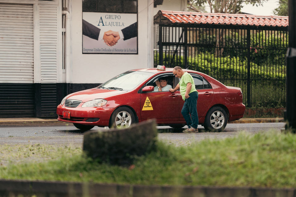 Imagen relacionada con Accesorios de celular para el carro en Costa Rica: guía de seguridad y conectividad vial